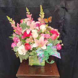 Breezy Blossoms Florist - Flower arrangement