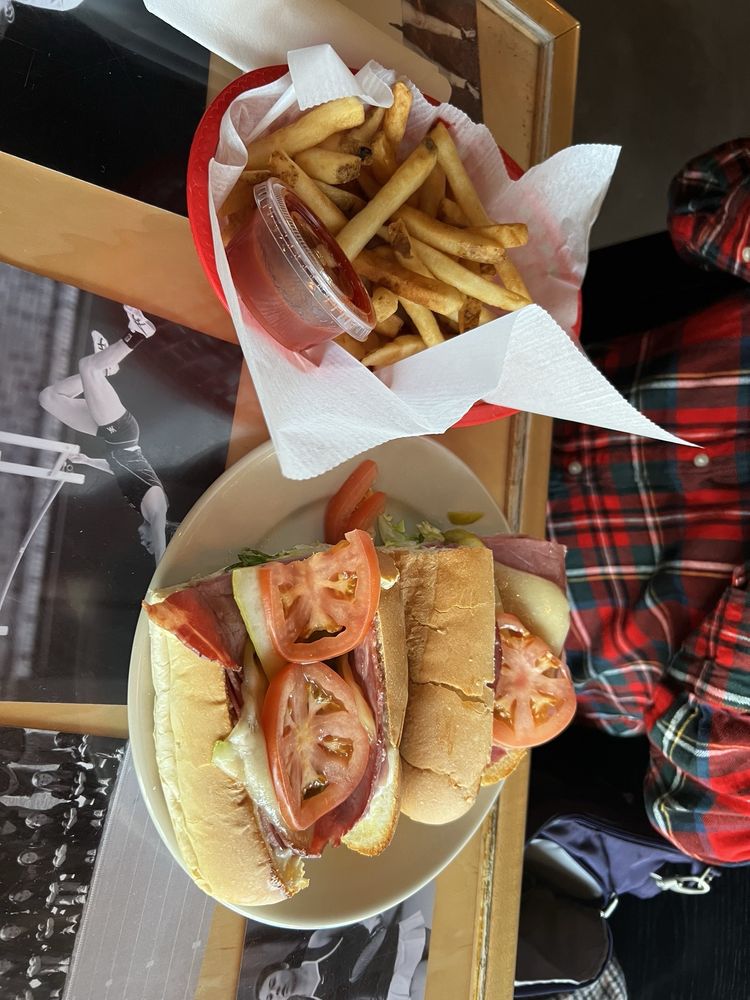 Pauls Deli Newtown