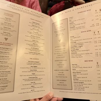 Grand Lux Cafe - 12/2025 - Desserts Near Me - Garden City, New York