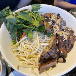 Grilled pork chop bun