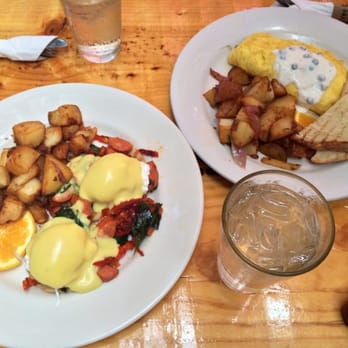 Fig Tree Cafe - alaskan lox omelette & tuscan eggs benedict with sausage - Sandwiches Near Me - Pacific Beach, California