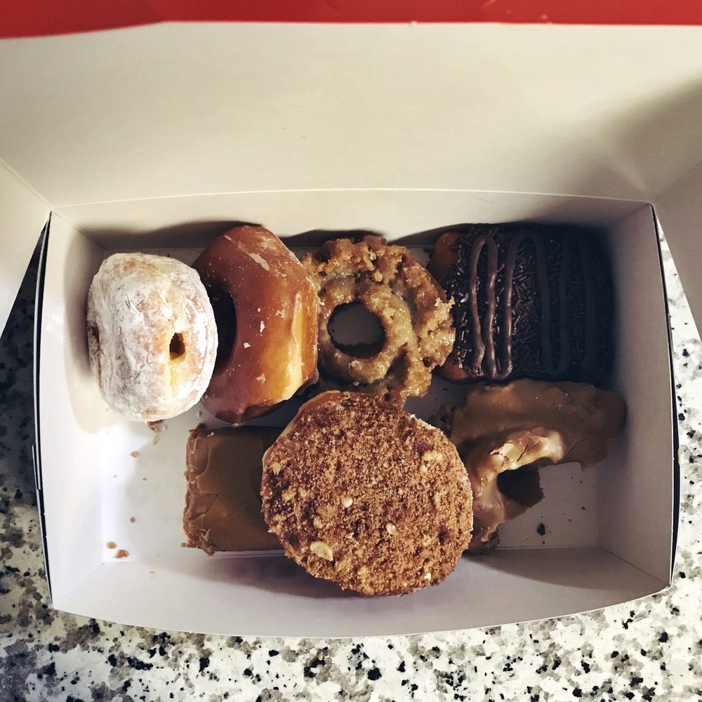 Mr Maple Donuts - Assorted, door-delivery donuts, ordered during the COVID isolation - Donuts Near Me - Vancouver, Washington
