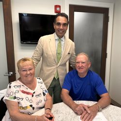 Aronfeld Trial Lawyers - Spencer Aronfeld with clients injured in a cruise ship.