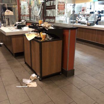 El Pollo Loco - Eating area - Fast Food Near Me - Compton, California