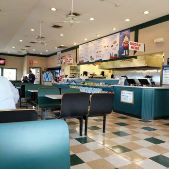 Lee's Hoagie House - the dining area - Cheesesteaks Near Me - Horsham, Pennsylvania