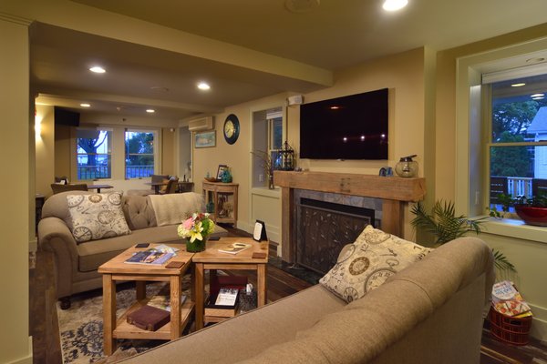 Bay Breeze Inn by null