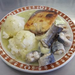 Eel & Pie House - Double mash, pie, large portion of eels, and green liqure!
