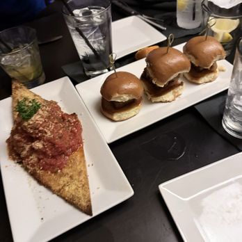 Nona Blue Modern Tavern - Meatballs and meatloaf sliders - Bars Near Me - Orlando, Florida