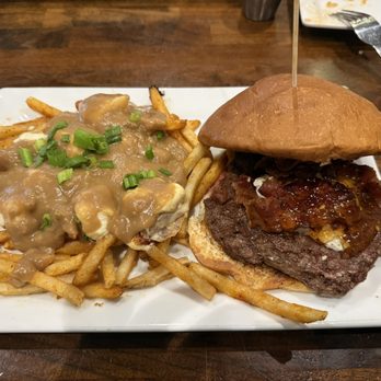 Muck & Fuss - burger with poutine fries - Burgers Near Me - New Braunfels, Texas Muck & Fuss - burger with poutine fries - Burgers Near Me - New Braunfels, Texas