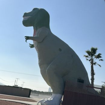 Cabazon Dinosaurs - Museums Near Me - Cabazon, California