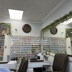 Lyni Nail Spa