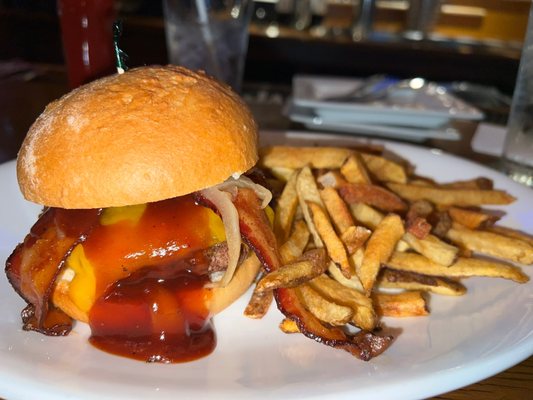 Federal Bar and Grill by null