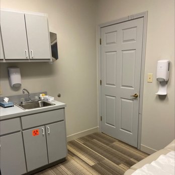 George L Aubley, MD PC - Exam room - Internal Medicine Near Me - Norcross, Georgia George L Aubley, MD PC - Exam room - Internal Medicine Near Me - Norcross, Georgia