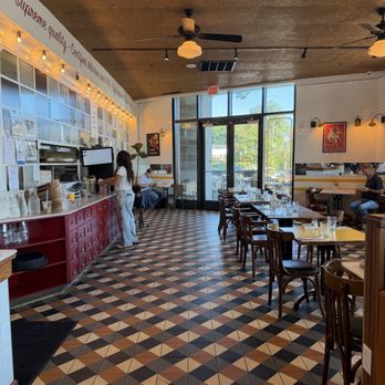 Cafe Landwer - Cafes Near Me - Brighton, Massachusetts