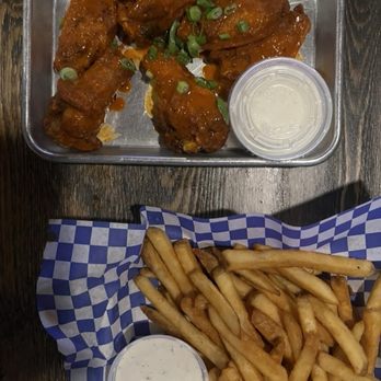 Gibroni's Pizza - dry-rubbed chicken wings ($17) + beef tallow fries ($6) - Pizza Near Me - San Clemente, California