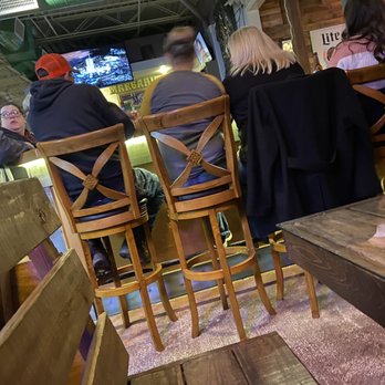 DamnYankees - Pictures of the overcrowded bar area. These are multiple two-three person parties. - Seafood Near Me - Heflin, Alabama DamnYankees - Pictures of the overcrowded bar area. These are multiple two-three person parties. - Seafood Near Me - Heflin, Alabama