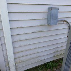 Associa New York - Mold that needs to be cleaned off, part of maintenance fees but not done