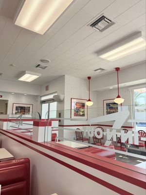 In-N-Out Burger by null