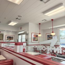 In-N-Out Burger - Interior (seating)