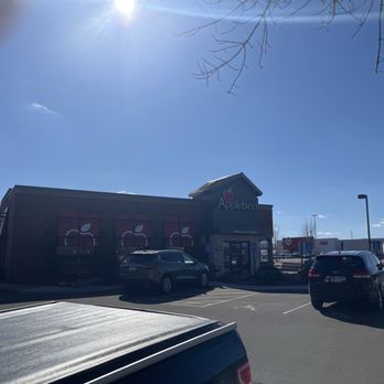 Applebee's Grill + Bar - Sports Bars Near Me - Forest Lake, Minnesota