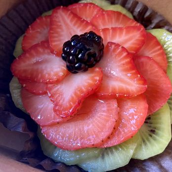La Farine Bakery - Mini fruit tart - Bakeries Near Me - Oakland, California
