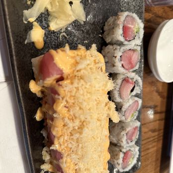 Lee's Sushi - Fantastic roll, yellowtail roll - Japanese Near Me - Wayne, New Jersey Lee's Sushi - Fantastic roll, yellowtail roll - Japanese Near Me - Wayne, New Jersey