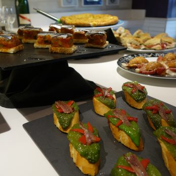 Bergara - Already prepared pintxos on the bar - Basque Near Me - Donostia-San Sebastián, SS Bergara - Already prepared pintxos on the bar - Basque Near Me - Donostia-San Sebastián, SS