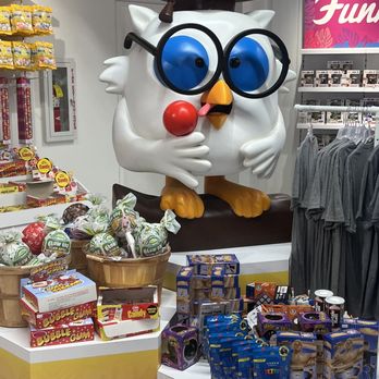 IT'SUGAR - Candy Stores Near Me - Honolulu, Hawaii