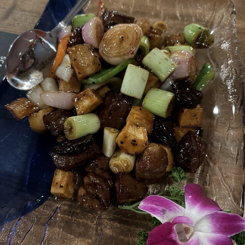 Kue's Chinese Kitchen and Bar - Wagyu Beef with Black Garlic - Chinese Near Me - Alhambra, California