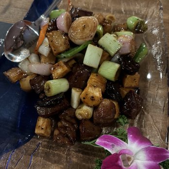 Kue's Chinese Kitchen and Bar - Wagyu Beef with Black Garlic - Chinese Near Me - Alhambra, California