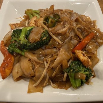 Thai Spoon Restaurant - Drunken noodles - Thai Near Me - Highland, California