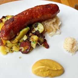 Cheddar bratwurst Cheddar bratwurst