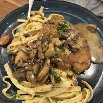 Bellissima Italian Mediterranean Restaurant - Chicken Marsala - Pizza Near Me - Austin, Texas