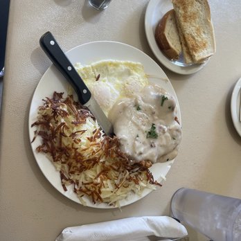 Sunrise Cafe - Country fried steak - Cafes Near Me - Paso Robles, California