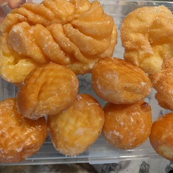 Countryside Donut House - Donut holes, sugar donut holes, crueller ---- all really good - Donuts Near Me - Kirkland, Washington