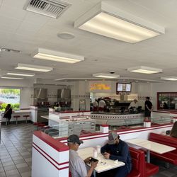 In-N-Out Burger - Inside