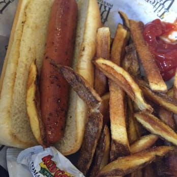 Longhorn Cavern State Park - The very iffy looking hotdog and fries. YOU GUYS NEED TO CHANGE THE OIL! - Tours Near Me - Burnet, Texas