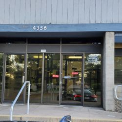 US Post Office - Front entrance