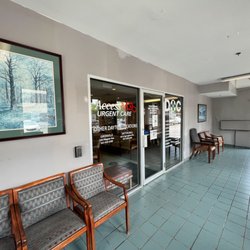 AccessMD Urgent Care - Walking into the Woodman location.