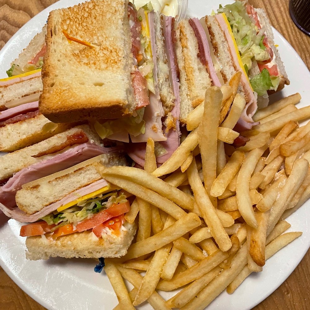 Classic Club Sandwich W/Fries