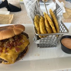 Sábalos - Bacon Jam Smash Burger with tostones