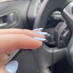 Gossip Nail & Spa - Lumpy nails (dip)