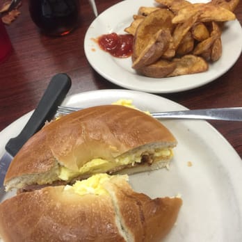 Darrell's Dog Gone Good Diner - Diners Near Me - Ocala, Florida Darrell's Dog Gone Good Diner - Diners Near Me - Ocala, Florida