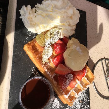 Le Roy d'Espagne - Fresh strawberries, delightful chocolate and cream with of course the best waffle ever. - Belgian Near Me - Brussels, BRU Le Roy d'Espagne - Fresh strawberries, delightful chocolate and cream with of course the best waffle ever. - Belgian Near Me - Brussels, BRU