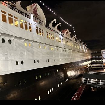 The Queen Mary - Nighttime! - Hotels Near Me - Long Beach, California The Queen Mary - Nighttime! - Hotels Near Me - Long Beach, California