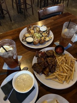 Junction Bar & Grill by null