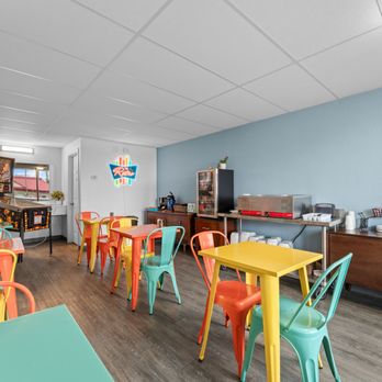 The Retro Hotel - Free Breakfast Area - Hotels Near Me - Branson, Missouri The Retro Hotel - Free Breakfast Area - Hotels Near Me - Branson, Missouri
