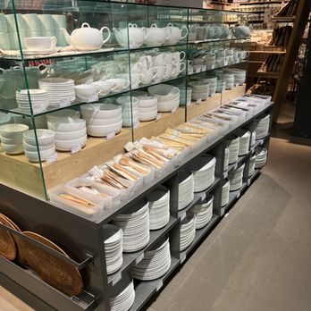 MUJI FIFTH AVENUE - Updated October 2025 - 284 Photos & 129 Reviews