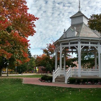 Chardon Square - Parks Near Me - Chardon, Ohio