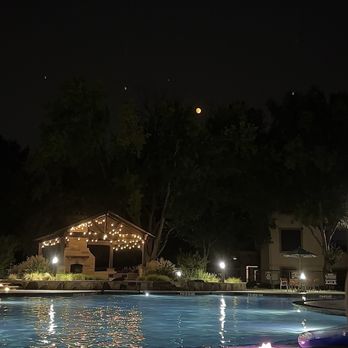 The Canyons - The main pool - Apartments Near Me - Fort Worth, Texas